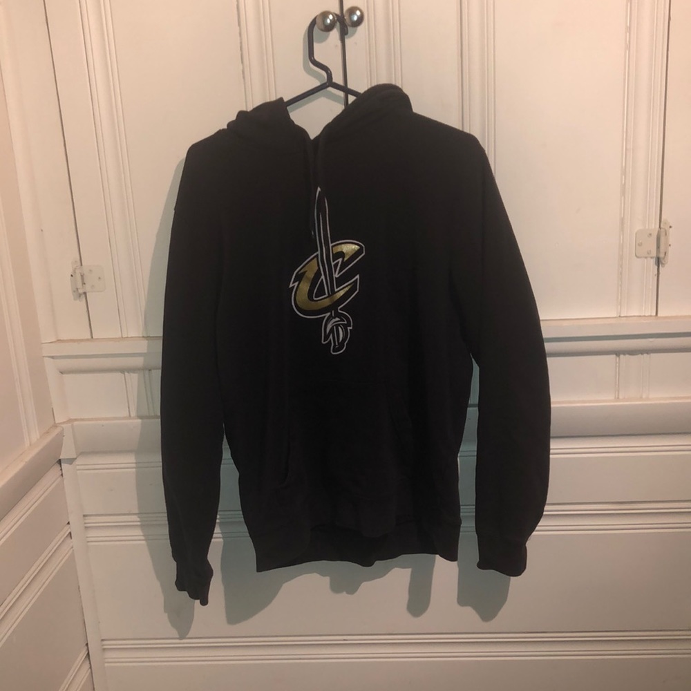 Black and gold Cleveland cavaliers sweatshirt.
